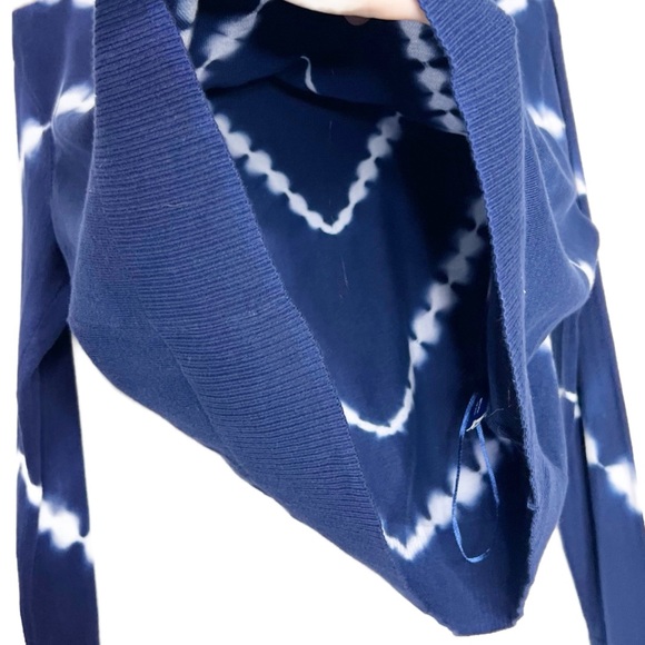 APT.9 Women’s Navy White Tie-Dye Swoop Crewneck Pullover Long Sleeve Sweater - Picture 9 of 16